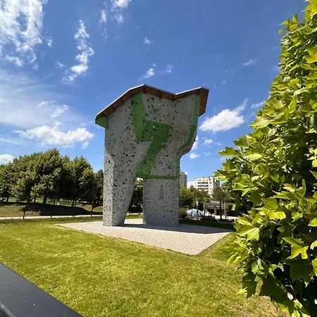 Amao Brown - Center - 85 M2 - King-size Bed - Private Parking - Storchenturm - Bis 10 Pers 2whg