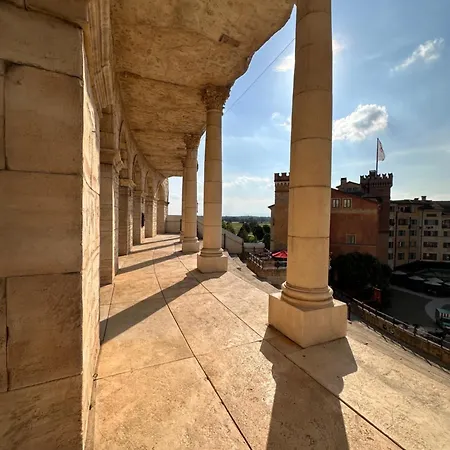 Amao Brown - Center - 85 M2 - King-size Bed - Private Parking - Storchenturm - Bis 10 Pers 2whg דירה להר