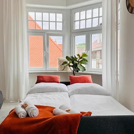 Amao Brown - Center - 85 M2 - King-size Bed - Private Parking - Storchenturm - Bis 10 Pers 2whg