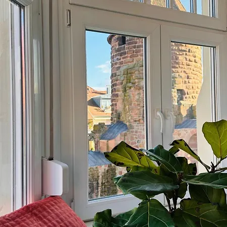 Апартаменты Amao Brown - Center - 85 M2 - King-size Bed - Private Parking - Storchenturm - Bis 10 Pers 2whg *