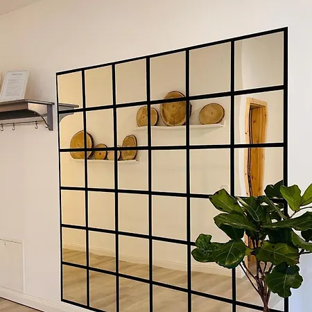 Amao-brown I Exklusives City-apartment I 85qm I Privatparkplatz & Komfort I King-size Bed * Lahr (Baden-Wurttemberg)