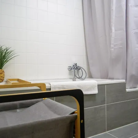 Apartment Amao-brown I Exklusives City-apartment I 85qm I Privatparkplatz & Komfort I King-size Bed