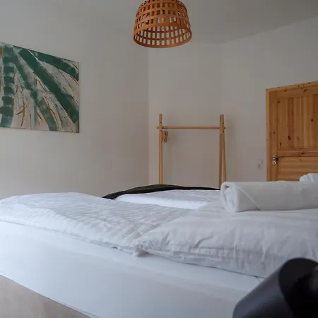 דירה Amao Brown - Center - 85 M2 - King-size Bed - Private Parking - Storchenturm - Bis 10 Pers 2whg להר