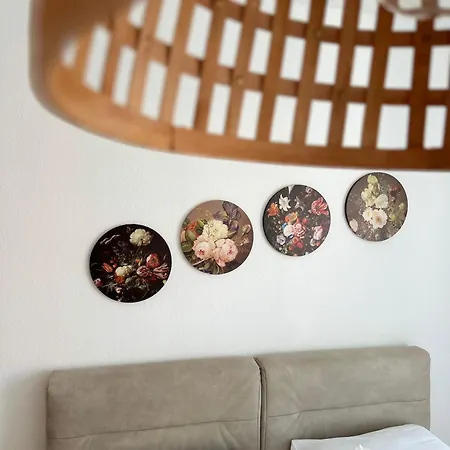 Апартаменты Amao Brown - Center - 85 M2 - King-size Bed - Private Parking - Storchenturm - Bis 10 Pers 2whg Лар