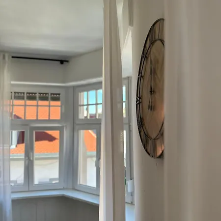 Amao Brown - Center - 85 M2 - King-size Bed - Private Parking - Storchenturm - Bis 10 Pers 2whg להר