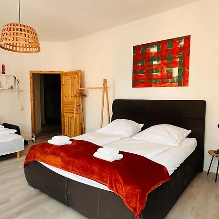 Apartment Amao-brown I Exklusives City-apartment I 85qm I Privatparkplatz & Komfort I King-size Bed *