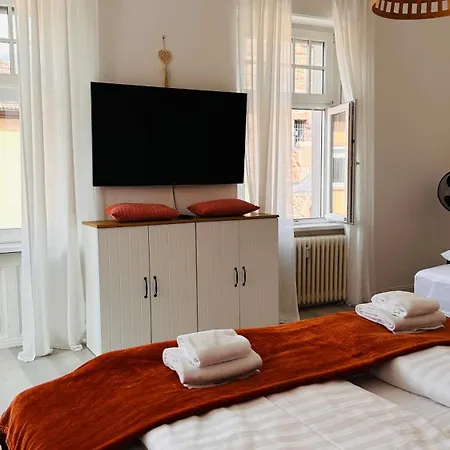 Апартаменты Amao Brown - Center - 85 M2 - King-size Bed - Private Parking - Storchenturm - Bis 10 Pers 2whg Лар