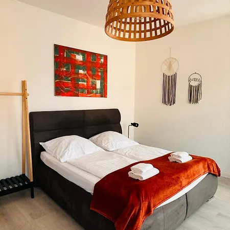 Amao Brown - Center - 85 M2 - King-size Bed - Private Parking - Storchenturm - Bis 10 Pers 2whg * Лар