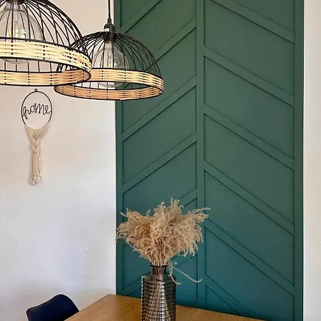 Amao Brown - Center - 85 M2 - King-size Bed - Private Parking - Storchenturm - Bis 10 Pers 2whg דירה להר