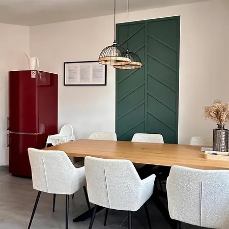 Amao-brown - Historic Old Town - Spacious *